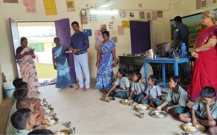 மருத்துவர்கள் சரியாக பணிக்கு வருகின்றனாரா! ஆட்சியர் ஆய்வு!!