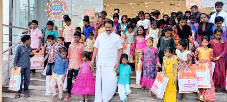 மூன்று மாத சம்பள பணத்தில் 231 குழந்தைகளுக்கு தீபாளி டிரெஸ்! ஜவுளிக் கடைக்கு அழைத்துச்சென்று சட்டமன்ற உறுப்பினர் அசத்தல்!