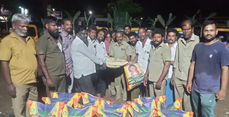 ஆயுத பூஜையில் ஆட்டோகாரர்களின் குத்தாட்டம்!