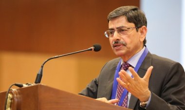   மூன்று ஆண்டுகளாக என்ன செய்து கொண்டிருந்தீர்கள்!தமிழக ஆளுநருக்கு தலைமை நீதிபதி அமர்வு கேள்வி!!முன்னாள் அதிமுக அமைச்சர்கள் மீது நடவடிக்கை எடுக்க ஒப்புதல்!!