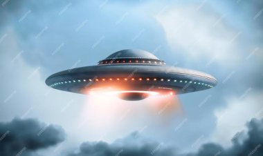 அய்யய்யோ பறக்கும் தட்டு! விரட்டி தேடும் ரஃபேல் விமானங்கள்!