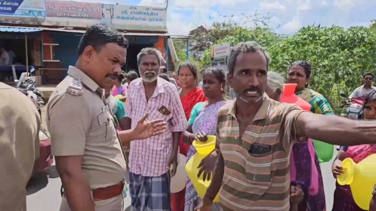 நாங்கள் என்ன பாவம் செய்தோம்? - அடிப்படை வசதிகளை செய்து தரக்கோரி பெண்கள் காலி குடங்களுடன் சாலை மறியல்!"