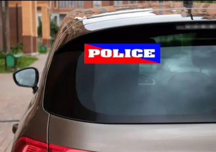 வாகனங்களில் போலீஸ் ஸ்டிக்கரை பயன்படுத்த கூடாது!