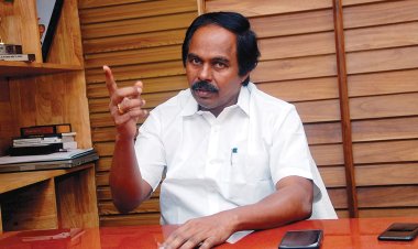 பிச்சை கேட்கவில்லை:- வெள்ள நிவாரணம் தான் கேட்டோம்! அமைச்சர் கோபப் பேச்சு! ஸ்ரீராம் அடுக்கு மாடியினர் உதவி!