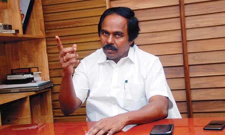 பிச்சை கேட்கவில்லை:- வெள்ள நிவாரணம் தான் கேட்டோம்! அமைச்சர் கோபப் பேச்சு! ஸ்ரீராம் அடுக்கு மாடியினர் உதவி!