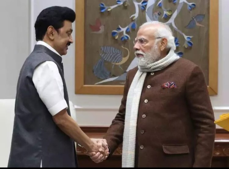 பிரதமரிடம் கைக் குலுக்கி கொண்ட முதல்வர்:- வெள்ள நிவாரண நிதி உடனடியாக வழங்க கோரிக்கை!