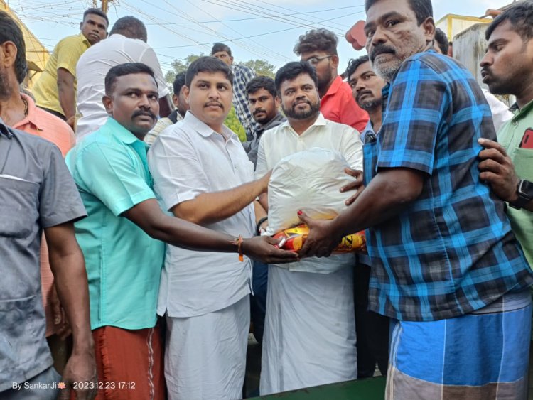 வெள்ளம் பாதித்த பகுதியில் பாஜக உதவி!