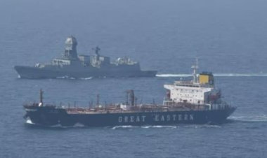 இந்திய மாலுமிகள் 15 பேர் உட்பட 25 பேரை மீட்ட சென்னை ஐ.என்.எஸ். கப்பல் படை! கொள்ளையர்கள் எங்கே?