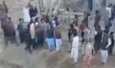 ஈரான் பாகிஸ்தான் மாறி மாறி தாக்குதல் 11 பேர் பலி! குளிர் காய முயலும் சீனா!!