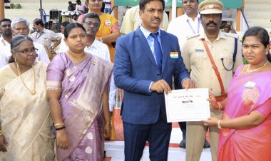 வேலூர் ஆட்சியரால் கௌரவிக்கப்பட்ட தியாகிகள்!