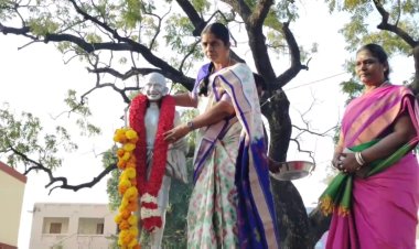 நாட்டின் முதல் காந்திசிலைக்கு ராணிப்பேட்டை ஆட்சியர் மரியாதை!