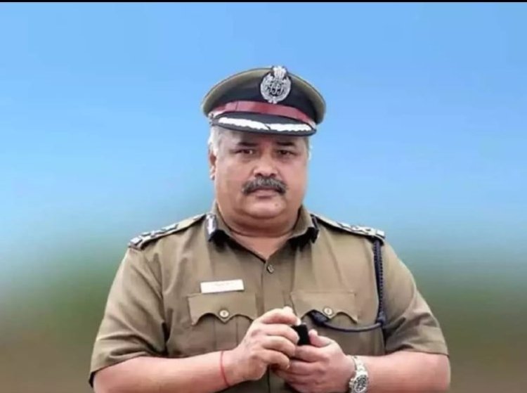 பெண் ஐ.பி.எஸ். அதிகாரிக்கு பாலியல் தொல்லை.! முன்னாள் சிறப்பு டிஜிபி மனுவை தள்ளுபடி செய்த உயர்நீதிமன்றம்!