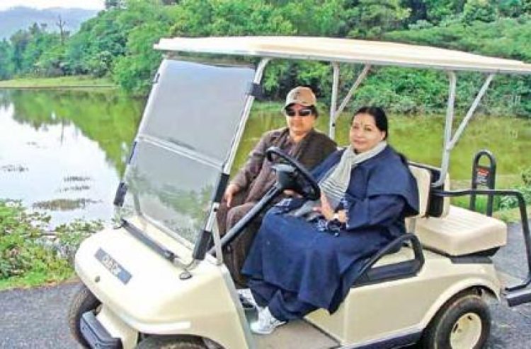 ஜெயலலிதா மறைவுக்கு பின்னர் கோடநாடு சென்ற சசிகலா!