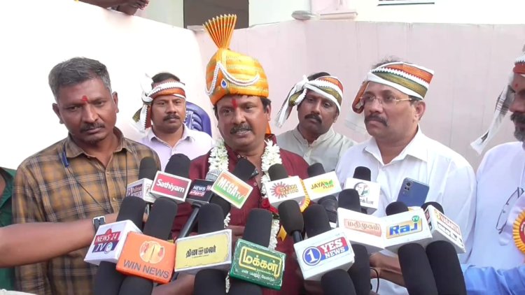 கடைசி மன்னன் கல்லரையில் சர்ச்சை! வாரிசுகள் போட்டி போட்டுக்கொண்டு அஞ்சலி!