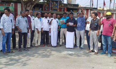 கோரிக்கைகளை பட்டியலிட்ட ஆசிரியர்கள் இயக்கம்! கருப்பு பேட்ஜ் அணிந்து ஆர்பாட்டம்!