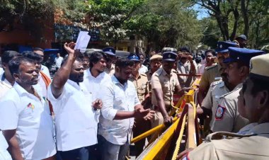 கவுன்சிலரை வெளியில் அனுப்புங்கள்! ஏலதாரர்கள் போலீசாரிடம் வாக்குவாதம்!!