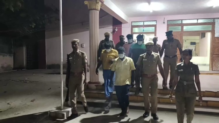 அரசியல் பிரமுகர் கொலை வழக்கில் 5 பேர் நீதிமன்றத்தில் சரண்!