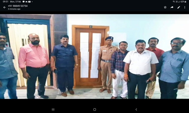 திருவிக அரசு கலைக்கல்லூரி முதல்வர் கீதா வீட்டில் குறிப்பானை ஒட்டப்பட்டது!