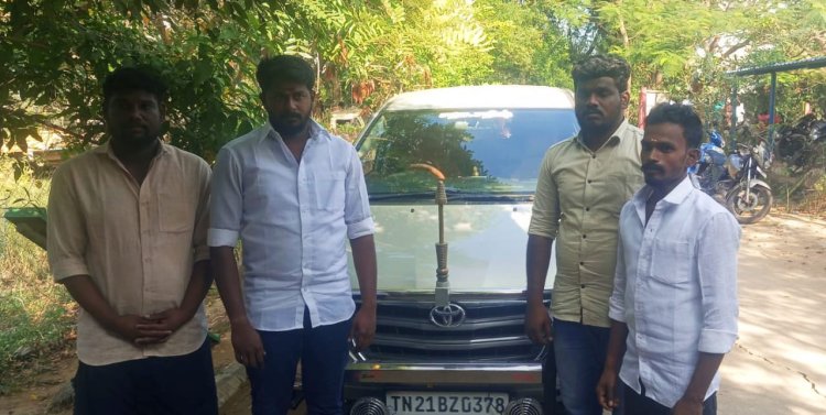 ஆயுதங்களுடன் நீதிமன்றத்துக்குள் நுழைந்த இளைஞர்கள்! கைது செய்த போலிஸ்!