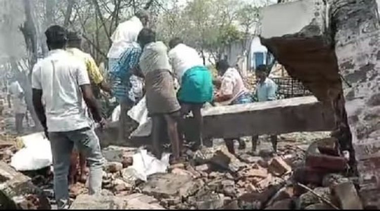 பட்டாசு தொழிற்சாலையில் வெடி விபத்து; உயிரிழந்த 10 பேரின் குடும்பத்தினருக்கு தலா 3 லட்சம் நிதி அறிவித்தார் முதல்வர்!