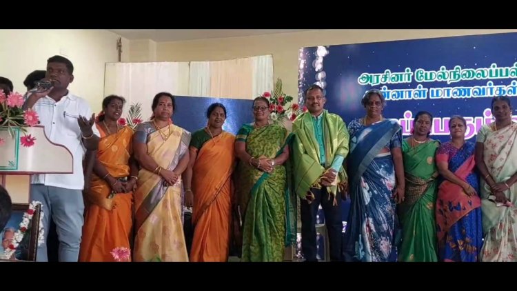 ஆடல் பாடலுடன் நடைபெற்ற முன்னாள் மாணவர்களின் சந்திப்பு!