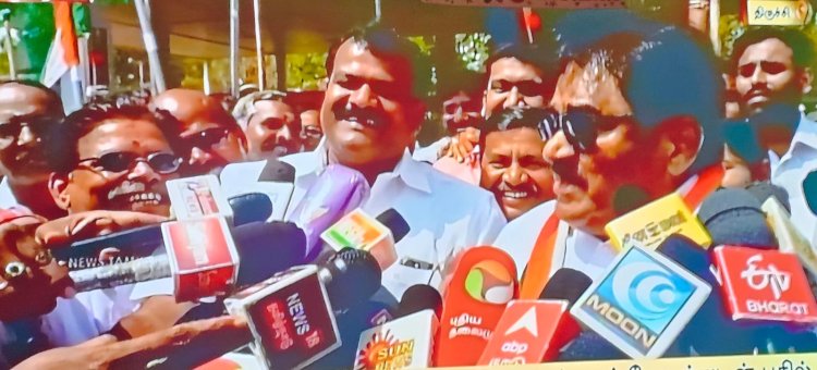 செருப்பால் அடிப்பேன்...நானும் சீமான் போல் பேசுவேன்! நிருபர்களிடம் பொங்கிய திருநாவுக்கரசர்!