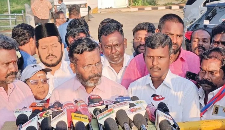 அ.தி.மு.க.வை பலவீனப்படுத்த பாஜக முயற்சி:- அக்கட்சி தொண்டர்களை அலார்ட் செய்யும் திருமாவளவன்!