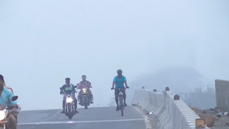வேலூர் காட்பாடி ஆகிய சுற்றுவட்டார பகுதிகளில் கடும் பனிப்பொழிவு!
