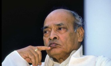 எம்பி மற்றும் எம்.எல்.ஏக்கள் வாக்களிப்பது உட்பட எதற்காக லஞ்சம் வாங்கினாலும் அது குற்றமே!நரசிம்மராவ் வழக்கின் பாதுகாப்பு சட்டத்தையும் ரத்து செய்தது!