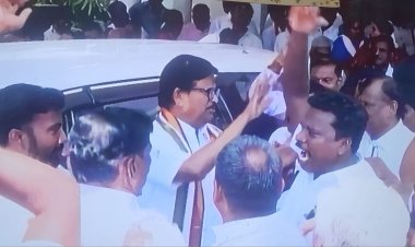 சத்தியமூர்த்தி பவனுக்கு திடீரென வந்த கே எஸ் அழகிரி! கடலூர் எம்பி என்று ஆதரவாளர்கள் கோஷம்!