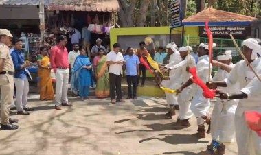 மலைவாழ் மக்கள் நடனத்துடன் தேர்தல் விழிப்புணர்வு நிகழ்ச்சி! கலெக்டர் மகிழ்ச்சி!
