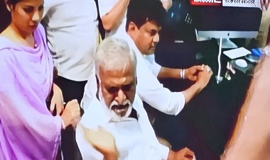 அமைச்சர் சேகர்பாபு மற்றும் முன்னாள் அமைச்சர் ஜெயக்குமார் இடையே கடும் வாக்குவாதம்! பல மணி நேரம் ஸ்தம்பித்த தேர்தல் அலுவலகம்!!