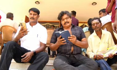 அத்து மீறி தேவாலயத்துக்குள் நுழைந்த மன்சூர் அலிகான்! வாக்கு சேகரிப்பு நோட்டிசுடன் வந்ததால் பரபரப்பு! 