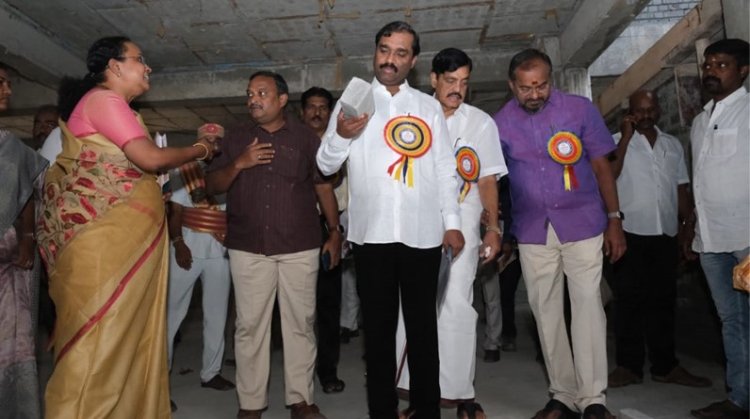 பல்லை இளித்த அரசு கட்டிடம்! காட்பாடியில் அவலம்!! சட்டமன்ற குழு அதிர்ச்சி! அதிகாரிகளை கடிந்த ஆட்சியர்!