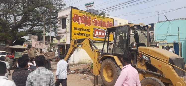 குழந்தைகளுடன் நாங்க எங்க போறது?