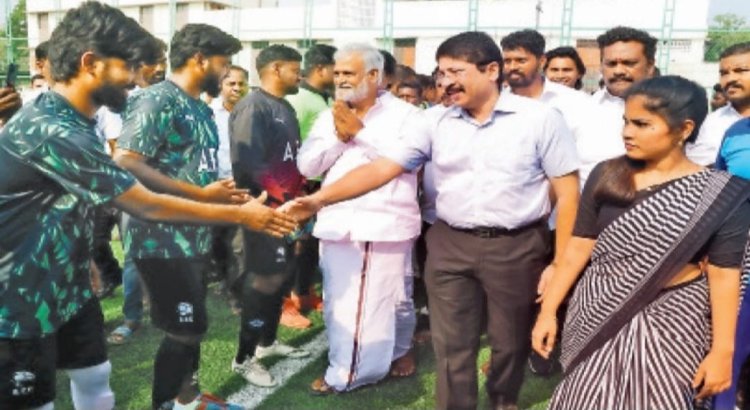 தேர்தல் ஆணையர் திடீரென ராஜினாமா.... தயாநிதி மாறனுக்கு டவுட்டு!