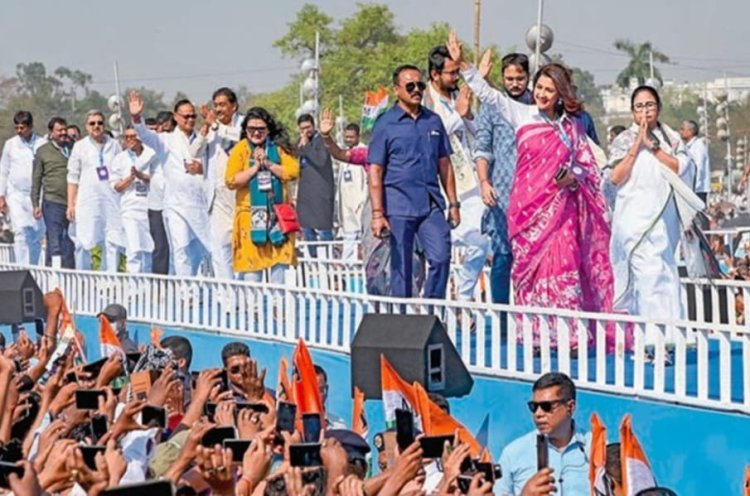 காங்கிரஸை கழற்றிவிட்ட மம்தா பானர்ஜி! பயனடையப் போகும் பாஜக!