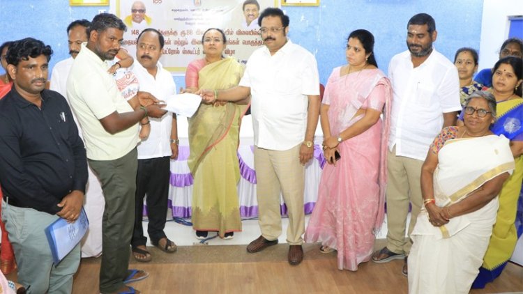 விபத்தில் இறந்த மாணவி குடும்பத்துக்கு வைப்பு நிதி! ரூ.88 இலட்சம் மதிப்பில் பல நலதிட்டங்கள்! ஆட்சியர் வழங்கினார்!
