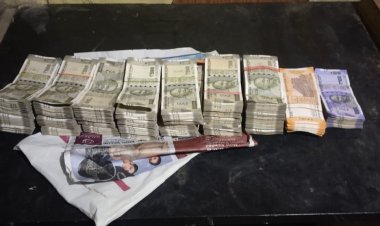 அரசு பேருந்தில் கட்டு கட்டாக பணம்