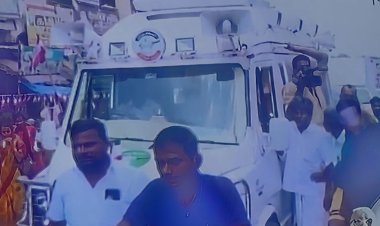 இரட்டை இலையை காட்டி டிடிவி தினகரனை வெறுப்பேற்றிய அதிமுகவினர்! பதிலுக்கு குக்கரை காட்டியதால் பதற்றம்!