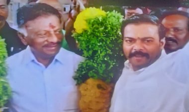 வருங்கால மத்திய அமைச்சர் என்று கூவிய தொண்டரை செல்லமாக கடிந்து கொண்ட ஓ.பி.எஸ்!