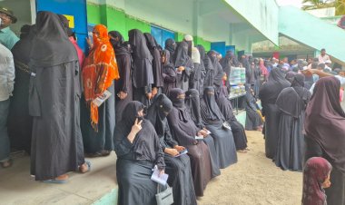 வரிசை கட்டிய வாணியம்பாடி வாக்காளர்கள்! வாக்கு சதவீதத்தை மாற்றி மாற்றி கூறும் ஆணையம்!