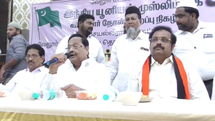 தொழுகையின் போது பூட்ஸ் கால்களால் உதைக்கப்பட்ட இஸ்லாமியர்கள்! பிரதமர் வருத்தம் தெரிவிக்கவில்லையே? அமைச்சர் துரைமுருகன் வேதனை!