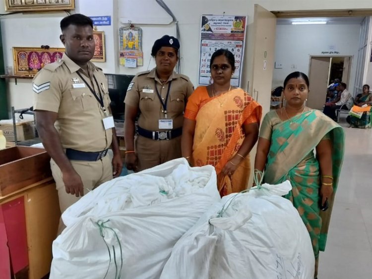 பறக்கும்படைக்கு டிமிக்கி கொடுத்த கட்சிக்காரர்கள்! பணத்தை வீசிவிட்டு எஸ்கேப்!