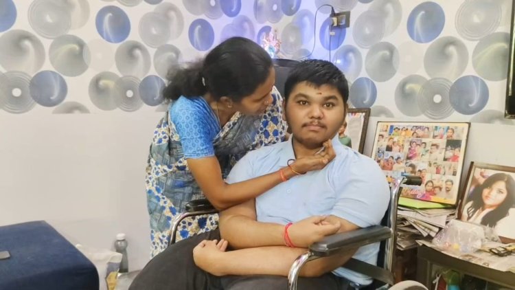 இளைய தளபதி விஜயை பார்க்க வேண்டும் சார்! குணப்படுத்த முடியாத நோயால் என் மகன் அவதிபடுகிறான்! கண்ணீர் விட்டு அழும் ஏழைத் தாய்!