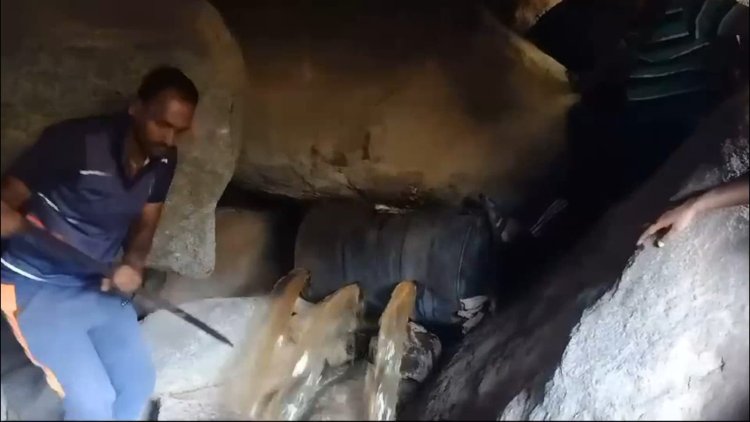 அழிக்க அழிக்க ஊற்றெடுக்கும் கள்ளச்சாராயம்!