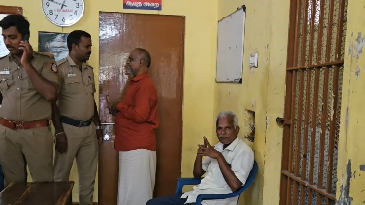 கடன் பணத்துக்காக வெடி குண்டு மேட்டரில் கோர்த்துவிட்ட வாத்தியார்!