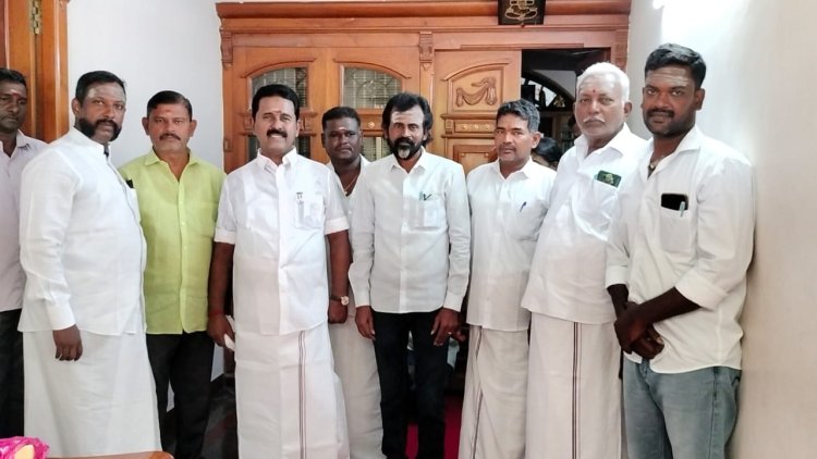 நன்னிலம் வணிகர்கள் சங்கம் தேர்தல்... வெற்றி பெற்ற நிர்வாகிகளுக்கு மாவட்ட தலைவர் மற்றும் முன்னாள் அமைச்சர் வாழ்த்து!