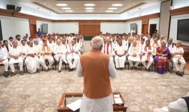 மத்திய மந்திரி சபையில் இடப்பிடிப்பவர்களுக்கு தேநீர் விருந்து!