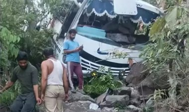 மோடி பதவி ஏற்பு நிகழ்ச்சி நேரத்தில் காஷ்மீரில் தீவிரவாதிகள் துப்பாக்கி சூடு:- 10 பேர் கொல்லப்பட்டனர்!